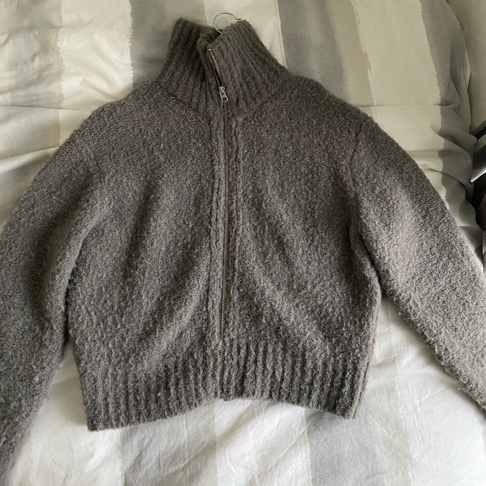 Aritzia Wilfred Free Zip Up size Small